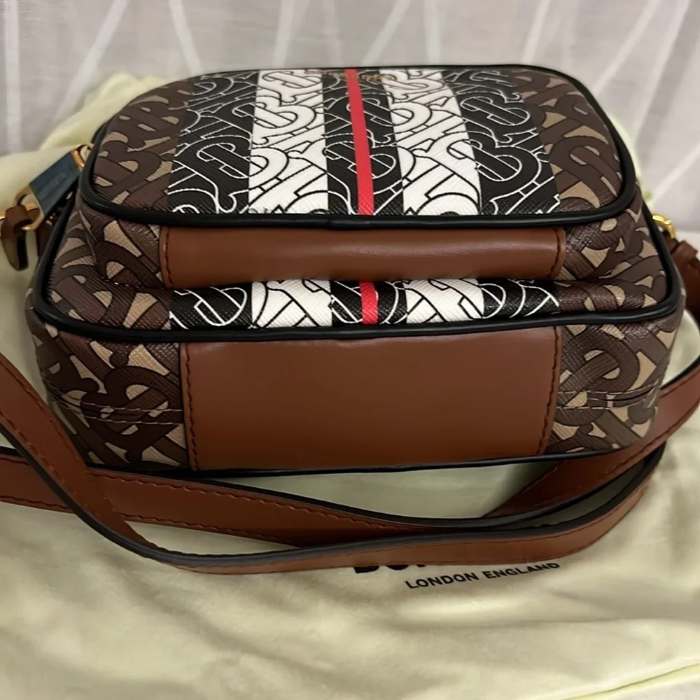 🔥🔥🔥Authentic Burberry TB camera bag 💼 - Picture 15 of 15